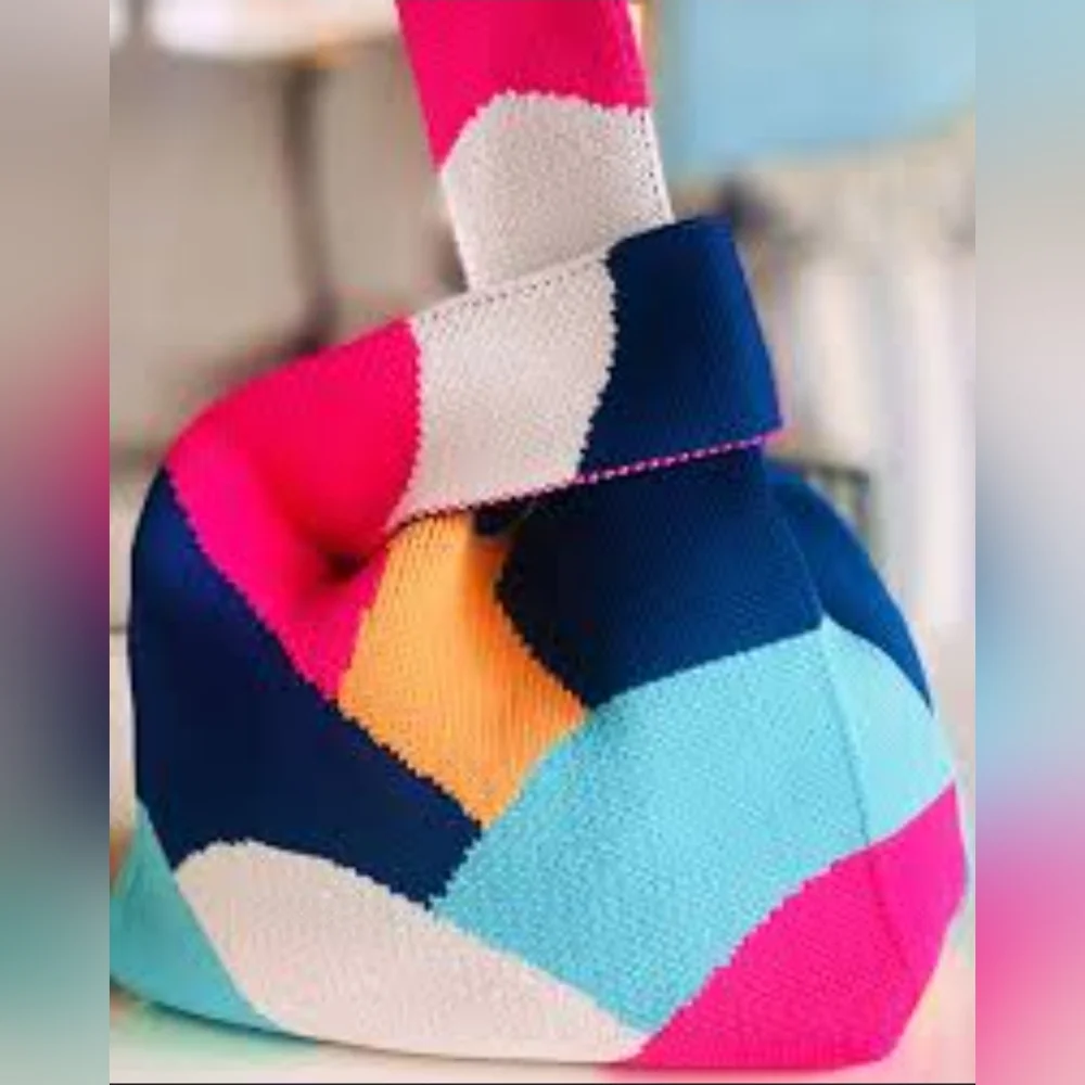 Beautiful knit shopping handbag in bright vibrant colors NWOT - Picture 3 of 3